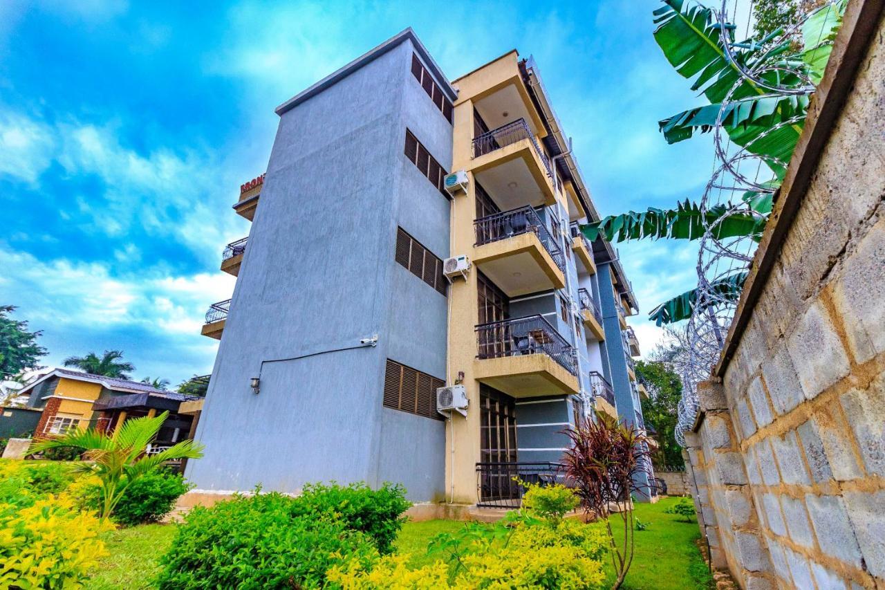 Frontiers Hotel เอนเทบเบ้ ภายนอก รูปภาพ